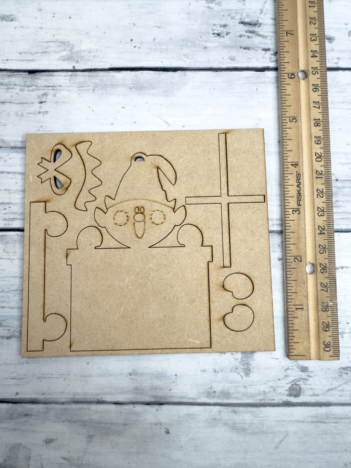 Elf with Gift Ornament DIY Kit