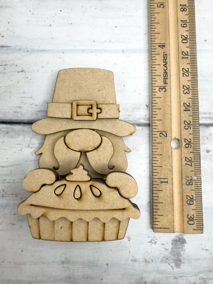 Gnome with Pie Hugger Kit