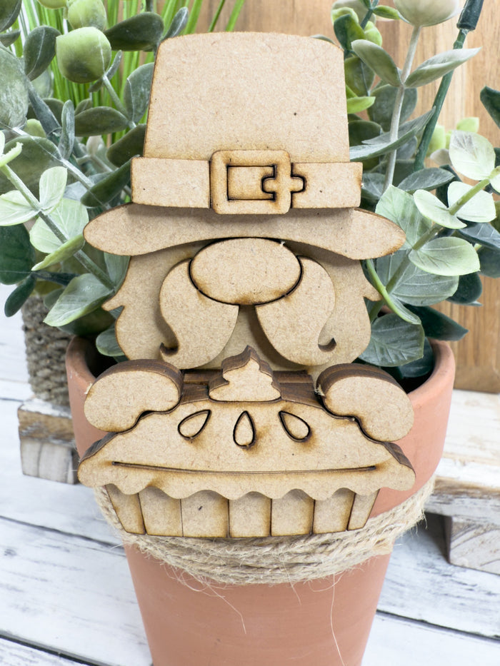 Gnome with Pie Hugger Kit