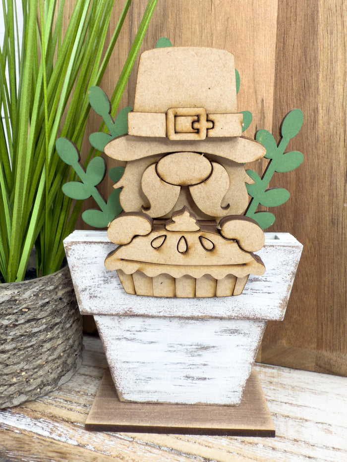 Gnome with Pie Hugger Kit