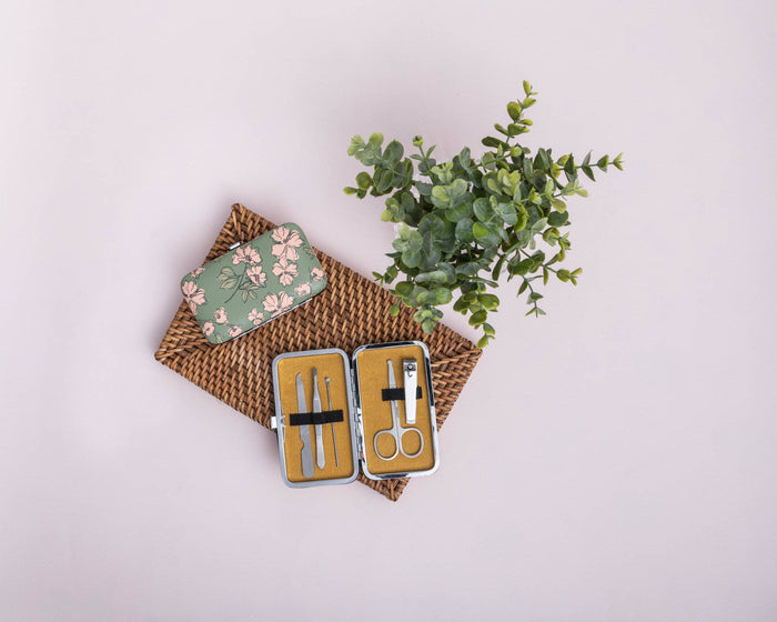 Manicure Set: Wild Blossom Olive